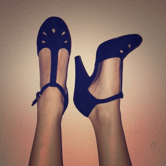 navy t strap shoes